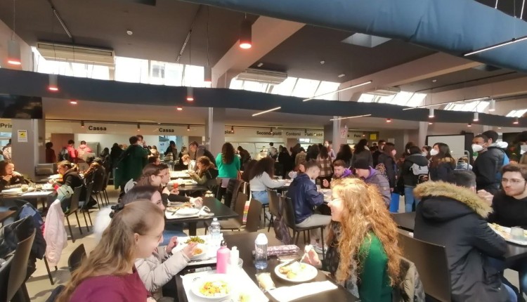 Servizio di ristorazione nelle mense universitarie dell’ERSU di Palermo durante le festività pasquali
