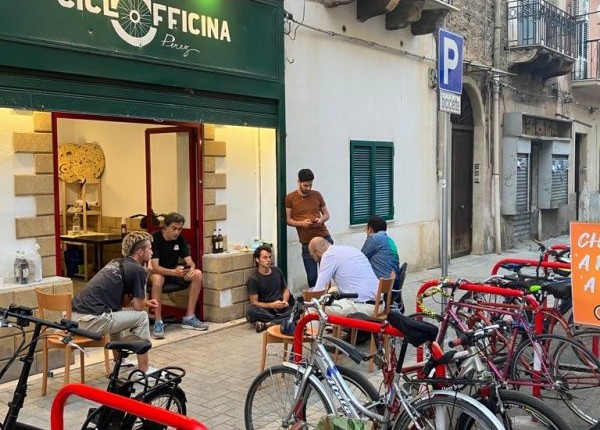 Sottoscritto un accordo di partenariato tra l’ERSU di Palermo e il “Labirinto Visivo Impresa Sociale” di Palermo per il recupero delle biciclette abbandonate nelle Residenze Universitarie
