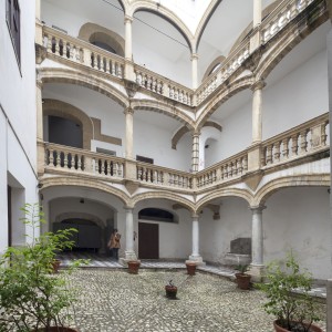 Cortile di Palazzo Santa Rosalia, sede di Accademia di Belle Arti di Palermo